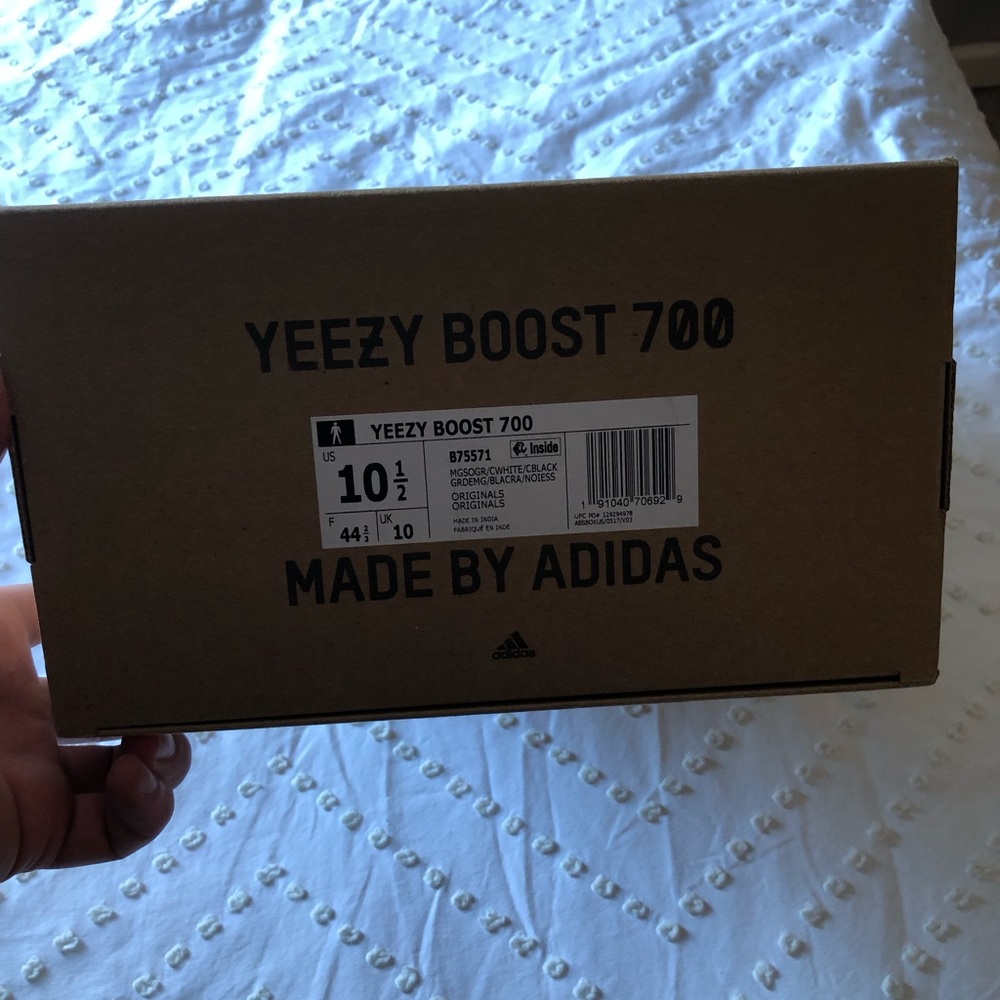 Yeezy 700 Wave Runners Size 10.5